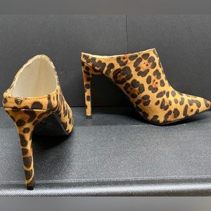 Anne Michelle Leopard Print Pointed Toed Slip on Heel
Size: 8